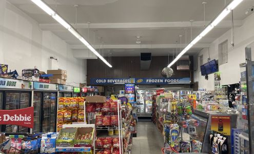 Elliott's Town Market