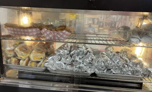 R T's Food Store Holliday