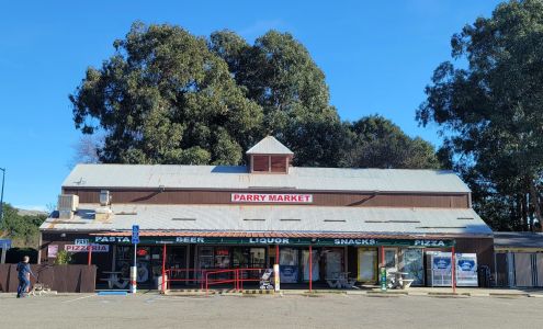 Parry's & Pizzeria Restaurant