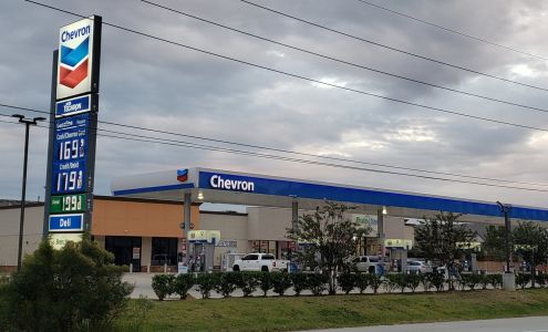 Breaktime at Carriage Hills (Chevron)