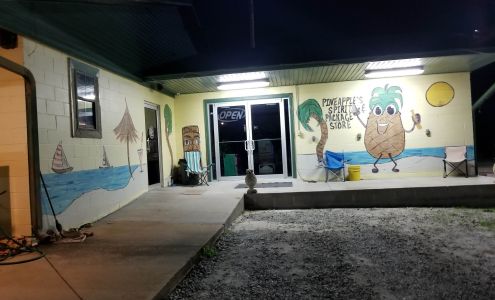 Pineapple's Country Store Iron City