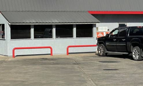 Maggie?s Mini Mart Laverne