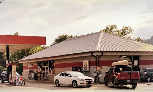 B J's Food Mart Lyerly