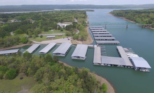 Lacey's Narrows Marina Greers Ferry