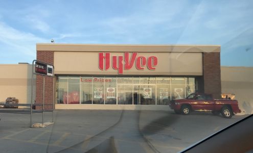 Hy-Vee Grocery Store