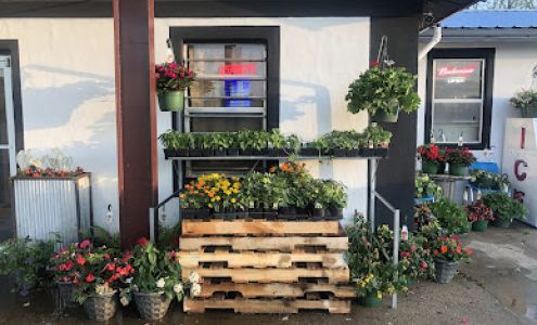 Akins BBQ, Convenience & Feed Store