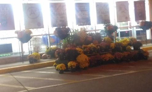 Hy-Vee Grocery Store