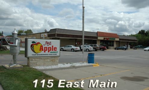 Ray's Apple Market Council Grove