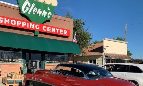 Glenn's Shopping Center Clyde Park