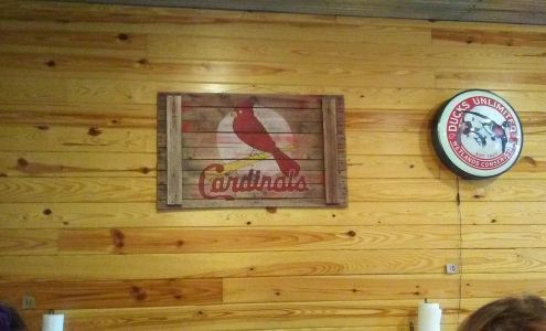 A & A Grocery and The Farm Town Grill Reyno