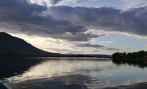 Outpost Grocery Beverly