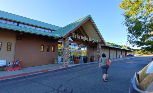 Triangle Grocery Cedar Crest