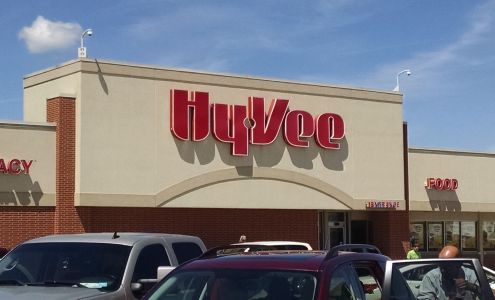 Hy-Vee Grocery Store