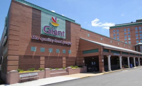 Giant Pharmacy