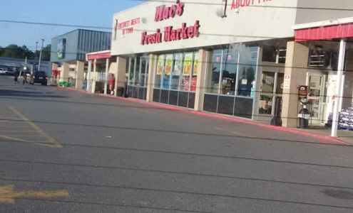 Mac's Fresh Market