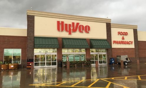 Hy-Vee Grocery Store