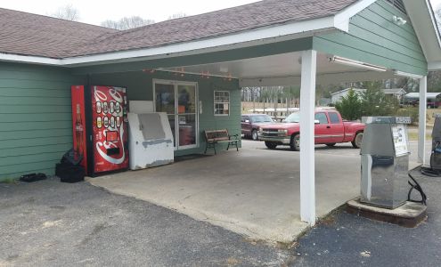 Aquilla Grocery Grill & Video