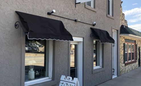 LeClaire Olive Oil Co Le Claire