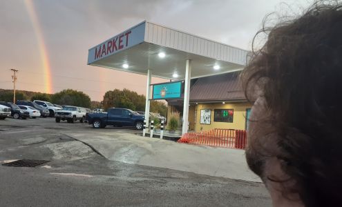 Midtown Market & Spirits Arroyo Hondo