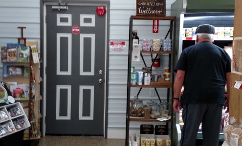 Creekside Country Market Fairmont