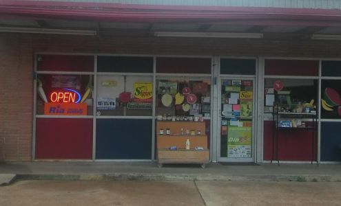 La Familia Tienda Hispana