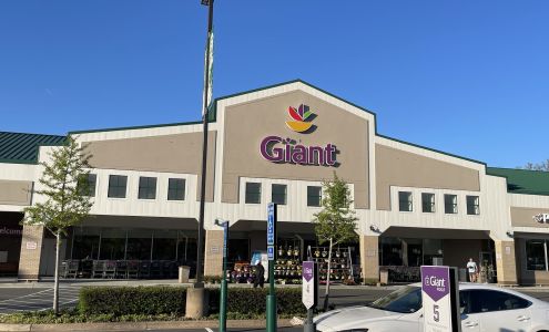 Giant Pharmacy