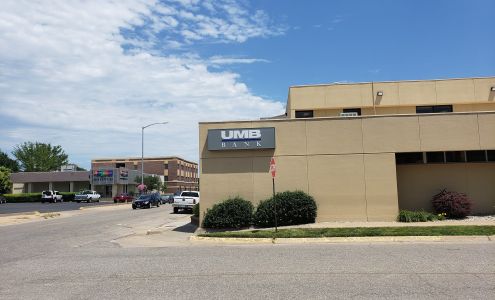 UMB Bank (with drive-thru services) Manhattan