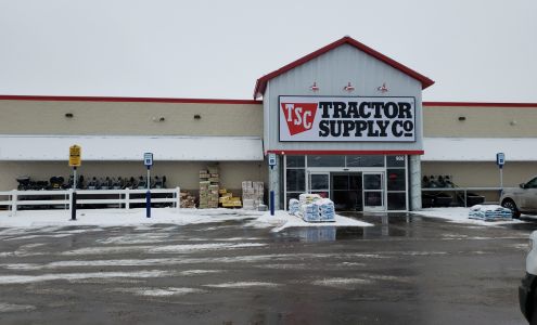 Tractor Supply Minot