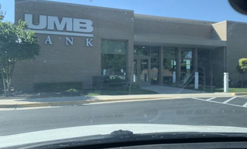 UMB Bank (with drive-thru services)