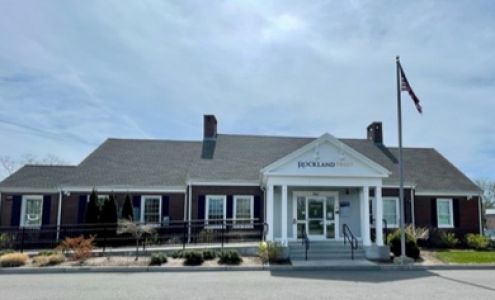 Rockland Trust Bank & Commercial Lending Center & Investment Office Hyannis