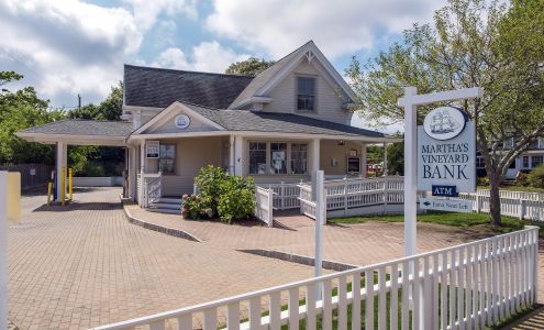 Martha's Vineyard Bank Oak Bluffs