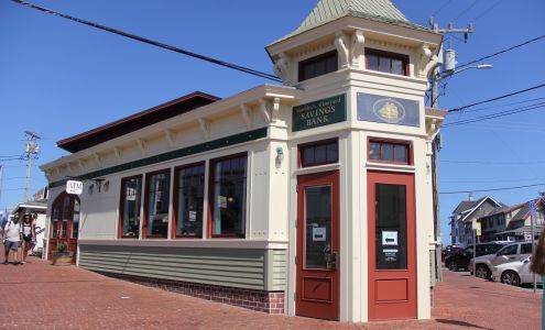 Martha's Vineyard Bank Oak Bluffs