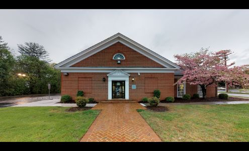 Bank of America (with Drive-thru ATM)