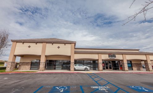 Strata Credit Union- Riverlakes