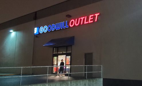 Tacoma Goodwill Outlet