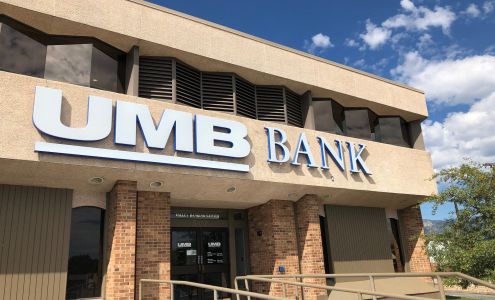 UMB Bank (with drive-thru services)