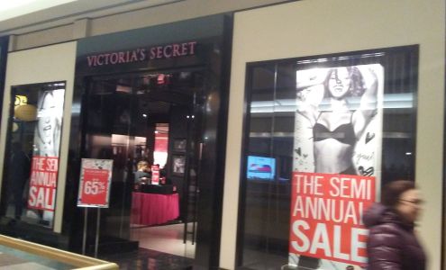 Victoria's Secret & PINK by Victoria's Secret