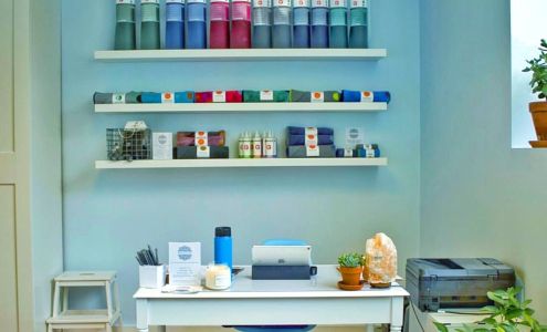 Namaste Lynné - Yoga & Wellness Center