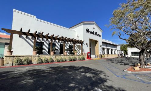 La Cumbre Plaza