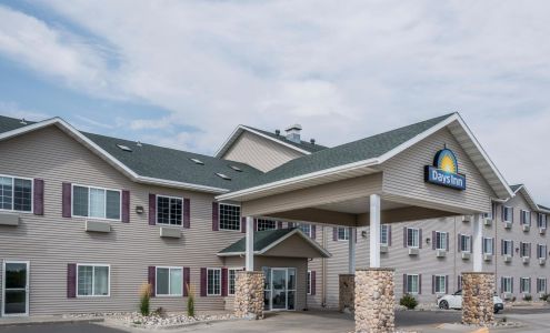 Days Inn Hotel & Governors' Waterpark, RV Park & Fitness Center Casselton