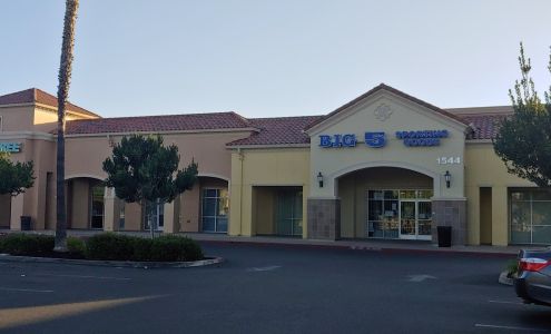 Big 5 Sporting Goods Fresno