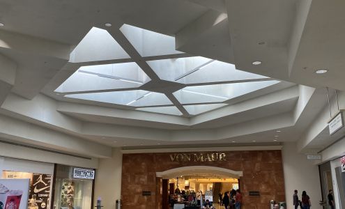 Von Maur