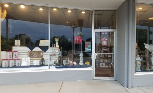 Vineyard Books & Gifts