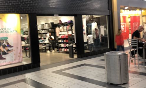 Converse Factory Store