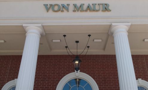 Von Maur Lincoln
