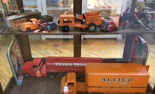 Old West Store Antiques Mondamin