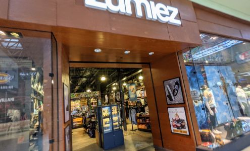 Zumiez