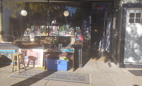Nat's Uptown Books
