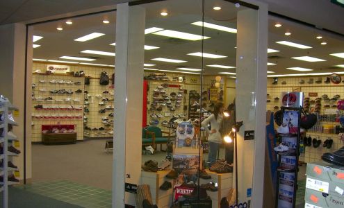 Tradehome Shoes Escanaba