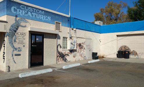 CUSTOM CREATURES PET SHOP